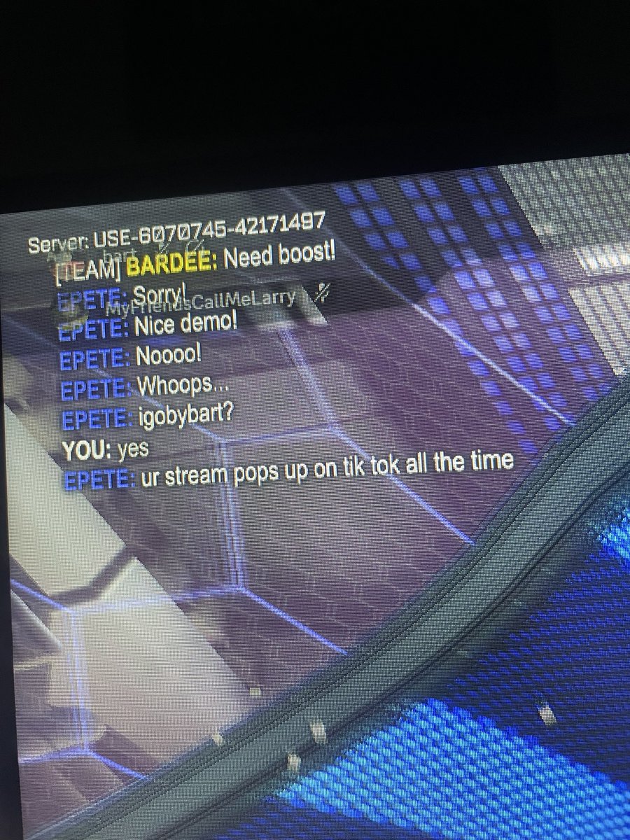 igobybart's tweet image. wait did I get recognized