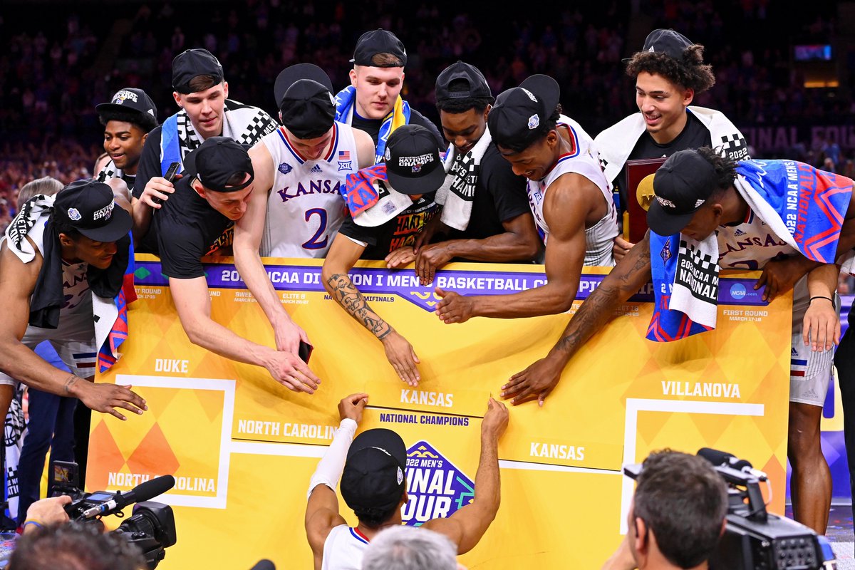 Big12Conference's tweet photo. The Big 12 is the only conference in 2022 with a team in the...

🏈 College Football Playoff
🏀 Men's Final Four
🥎 Women's College World Series
⚾️ Men's College World Series https://t.co/G925XV6lnh