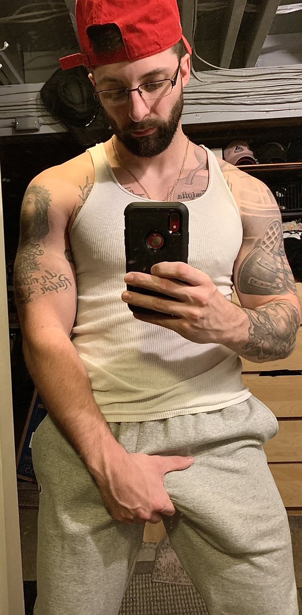 Chrisgrey_1's tweet image. Post workout shower, now lunch, get a bite with me or out of me ?😈