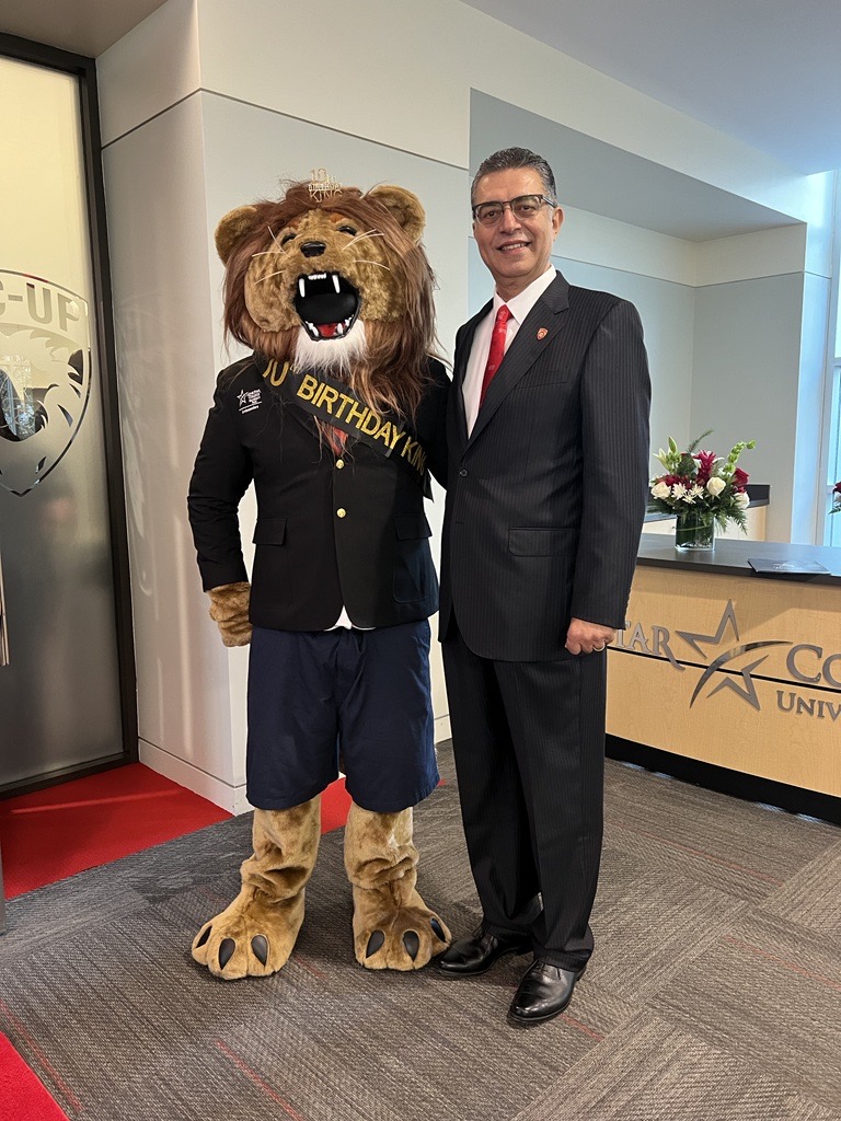 PrezShah's tweet photo. It's a great day at University Park! It's especially great today as we celebrate our 10th Anniversary of serving students and the community. #UPturns10 #LSCUP https://t.co/vDOi7aCGBy