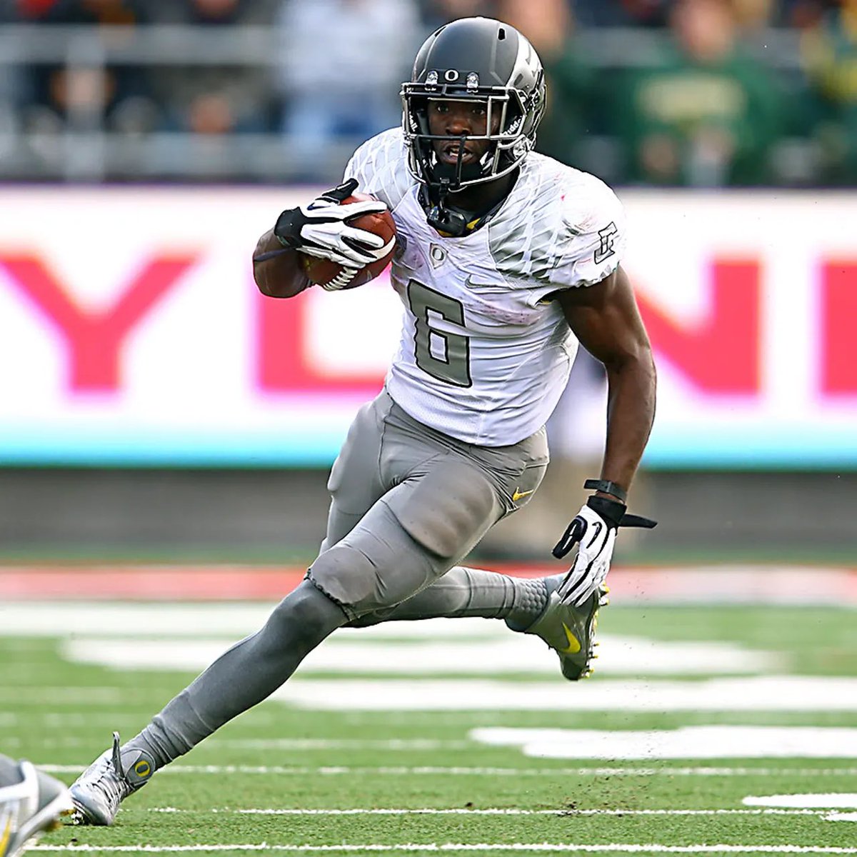 #AGTG 🥷Blessed to receive an offer from the University of Oregon !!!🦆💚💛 
<a href="/T_Dean55/">Tyler Dean</a> 
<a href="/SkysTheLimitWR/">Margin Hooks</a> 
<a href="/rohawksfootball/">Red Oak Hawks Football</a> 
<a href="/_CoachROB__/">Coach Robinson</a> 
<a href="/210ths/">2Tenths Speed & Agility</a> 
<a href="/TrueBuzzFB/">True Buzz Athletics</a>