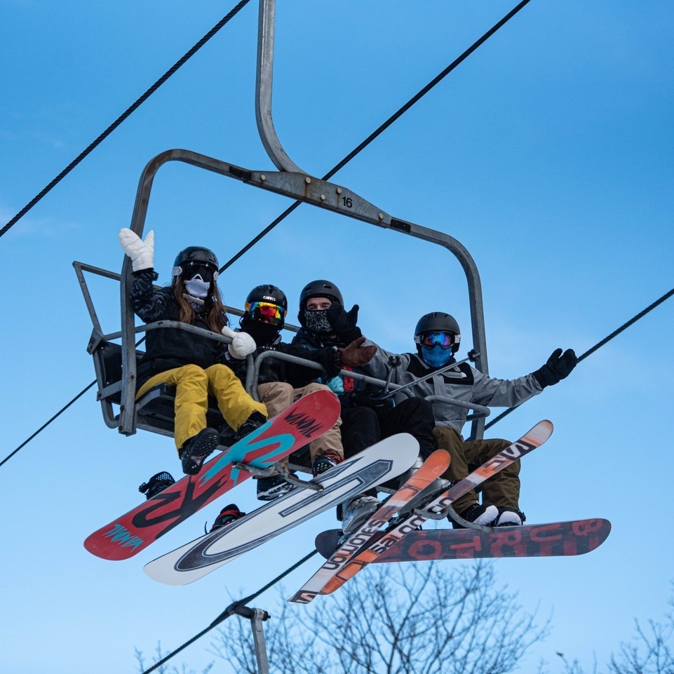PoconoTourism's tweet photo. It's snow much fun at the Big Boulder! With 15 slopes, rentals, and lessons available, you can't go wrong!
#PoconoMtns #PoconoMountains #PoconoSki #SkiTheEast #JFBB https://t.co/Lkz4Oh7u0A