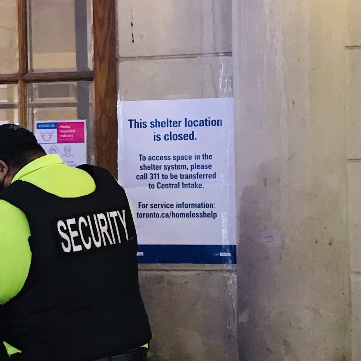 The sign posted up at @NovotelTO, now fully cleared. Anyone calling the Central Intake number recommended can expect to be put on hold for an hour, and then informed there are no spaces available