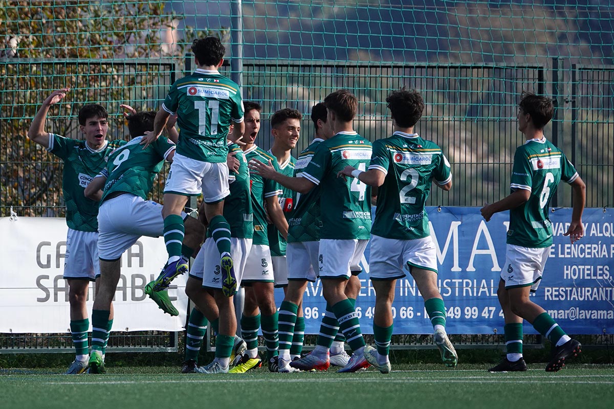 📝El buen momento del <a href="/CoruxoFCoficial/">Coruxo FC ⚒️</a> les sitúa en la zona superior de la tabla de la #DH1🏆

🔝 Son el mejor recién ascendido del grupo hasta ahora
🛡️La defensa y un ataque coral, sus argumentos 

✍️ <a href="/Jorge_bangbang7/">Jorge</a>
🔗juvenildivisiondehonor.com/el-buen-moment…

#JuvenilDH👟 #DivisionDeHonor🏅