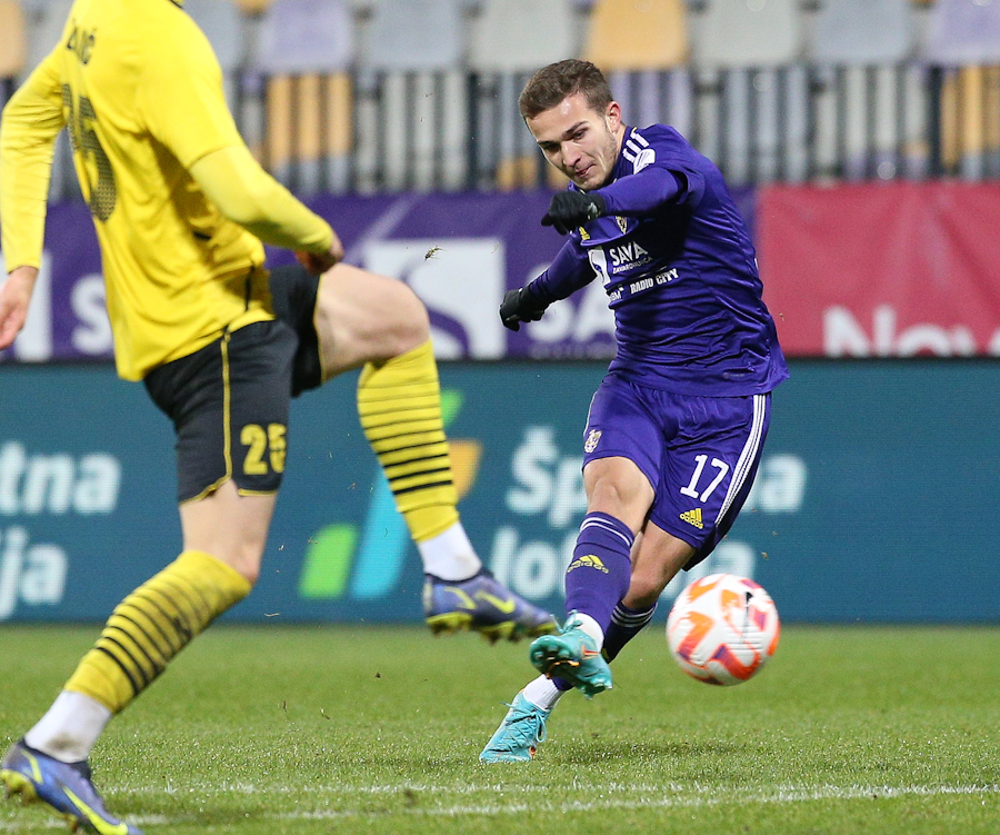 Pravljičnih sedem v Ljudskem vrtu za najvišjo zmago v sezoni:

<a href="/nkmaribor/">NK Maribor</a> - <a href="/NKRadomlje/">NK Radomlje</a> 7:0

⚽️⚽️⚽️ Vipotnik
⚽️ Božić
⚽️ Sikošek
⚽️Brnić
⚽️ Laušić

#MiSkupajEnoSmo #GremoMaribor #MBRAD