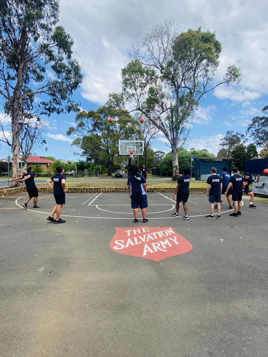 MsTrey7111's tweet photo. Thanks to @salvos for inviting @JamesMeehanHS Boys Basketball team for a shoot around and greet with @SydneyKings players Angus and Jaylin and assistant coach @TheSydneyFlames Will. It’s a great time of year to give back to the community and support aspiring youths. https://t.co/gayfYZhnUS