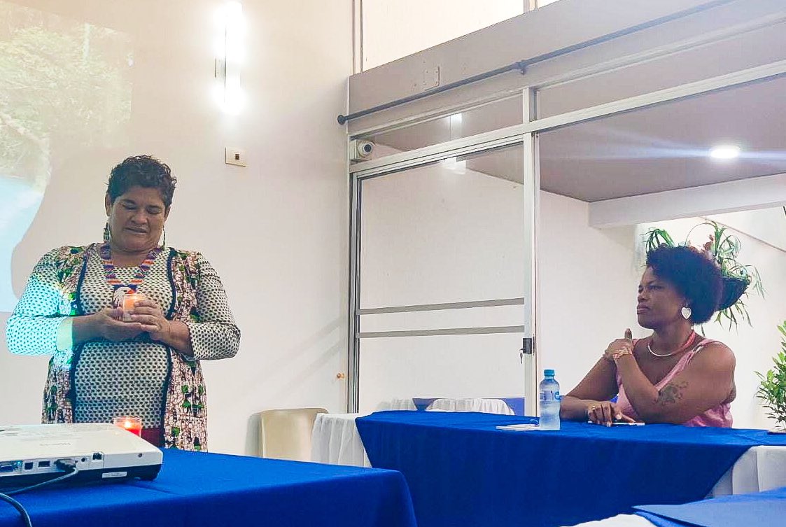 APCColombia's tweet photo. En el seguimiento a los intercambios #ColCol en atención psicosocial y jurídica con enfoque feminista, las 4 organizaciones de mujeres provenientes de Chocó, Nariño, Cauca y la Guajira, fortalecen sus acciones para avanzar en la defensa de los derechos de las mujeres. https://t.co/hzh6Na2v0A