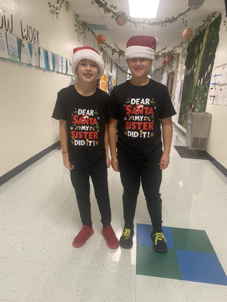 Twin day ❤️ 💚