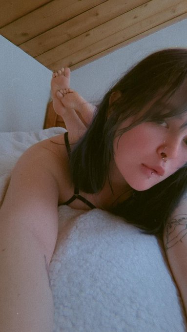 👣👣👣 link in bio https://t.co/aKuwUtoKbG<a href="/tag/footfetish"class="tags"><span>#footfetish</span></a><a href="/tag/feet"class="tags"><span>#feet</span></a><a href="/tag/footworship"class="tags"><span>#footworship</span></a><a href="/tag/paintedtoes"class="tags"><span>#paintedtoes</span></a><a href="/tag/footfethish"class="tags"><span>#footfethish</span></a>