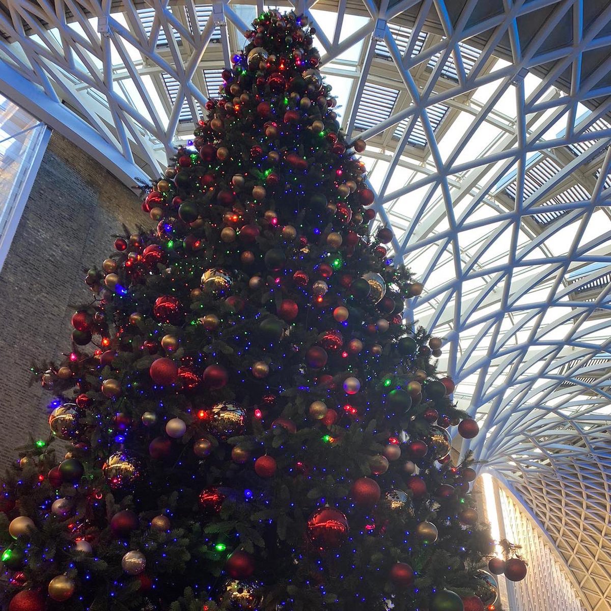 ScribaPR's tweet photo. We love our Yorkshire roots, but meeting views like these are pretty hard to beat on a crisp December day. Just wow, @TheShardLondon. 🌥️✨

We’re busy working on an incredibly exciting client project which we are super eager to shout about in 2023, but until then…🤫🎄💥 https://t.co/bkUJik6AxP
