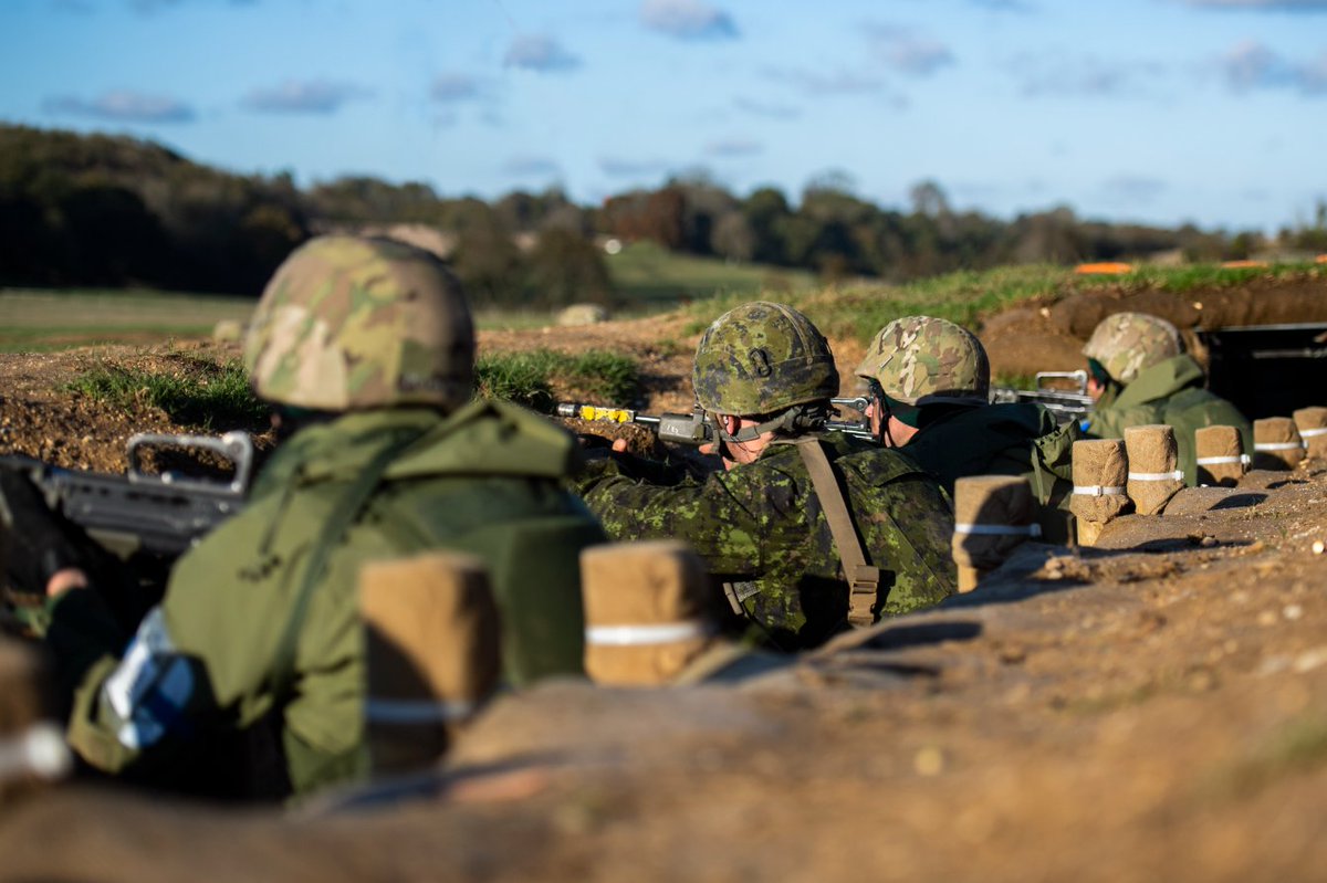 CanadianArmy's tweet image. Today is Ukrainian Armed Forces Day. 

@CanadianArmy is proud to support training for the men and women standing up to defend their nation against Russian aggression. 

We #StandWithUkraine