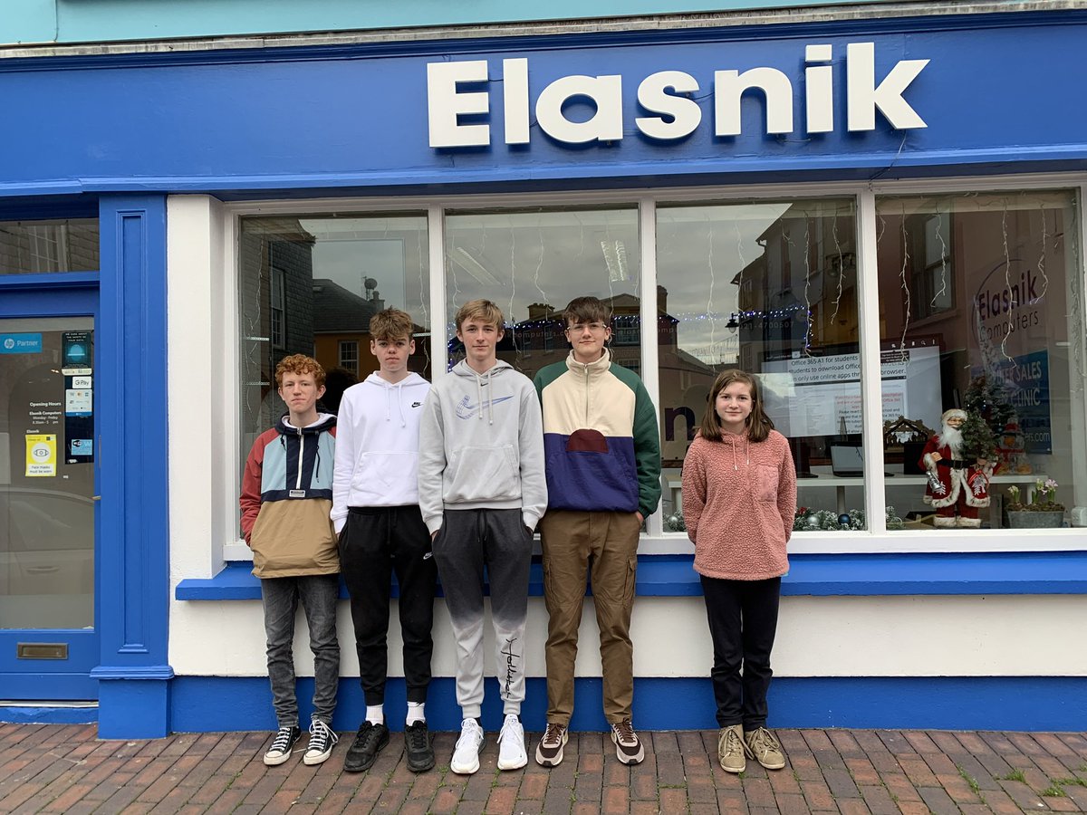 ElasnikComputer's tweet image. Noah,Tomas,Tom,Roan &amp;amp; Chloe from @KinsaleTY with us last week for their TY work experience. We carried out full customised device setups,desktop builds,WiFi access point adoption,servicing works, component ID, GPU tests, data input &amp;amp; callouts.#tyworkexperience👏🏻 well done guys 👍🏻