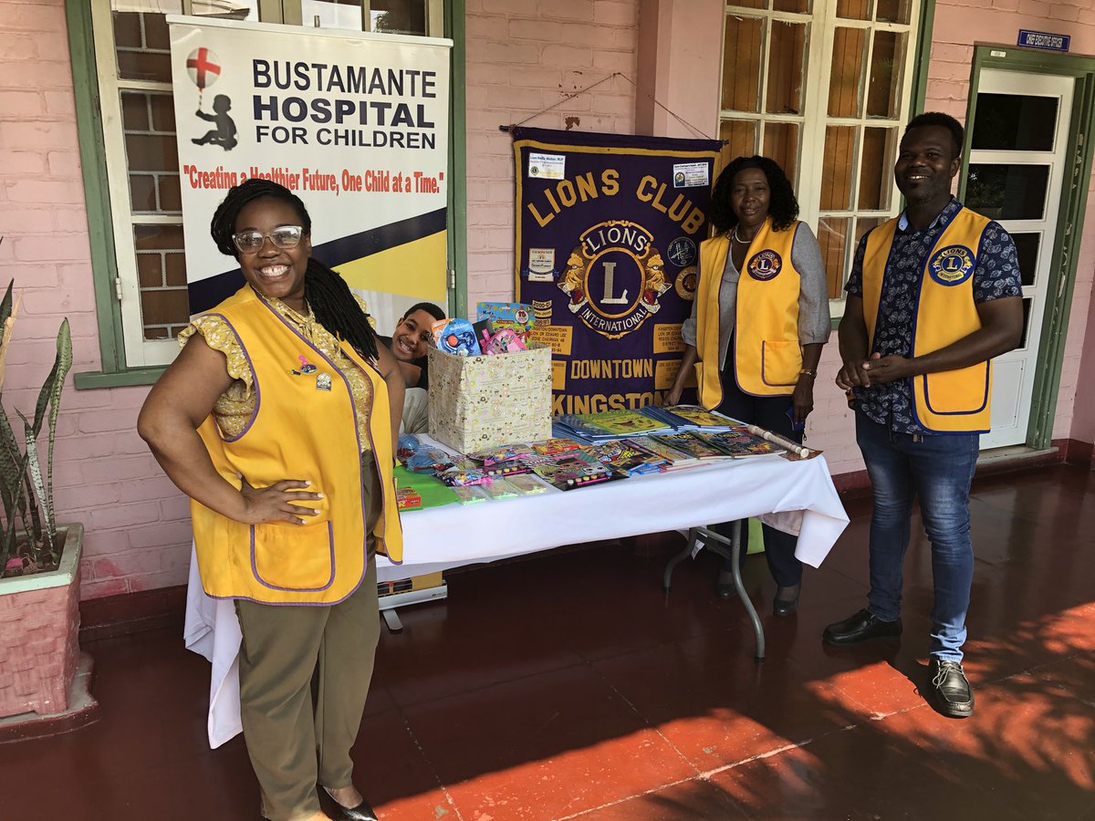 DowntownKgnLC's tweet photo. Earlier today our club stopped by the #BustamanteChildrensHospital to drop off some gifts for the children on the oncology ward.
We continue to support children affected by #ChildhoodCancer #DTKLions #weserve https://t.co/6ATwrEtvQo
