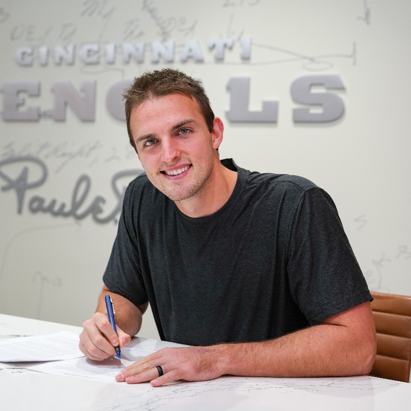 Bengals's tweet photo. We have made the following roster moves:
-Signed P Drue Chrisman off the team’s practice squad.

-Signed TE Tanner Hudson to the practice squad.

-Released DT Tyler Shelvin from the practice squad.