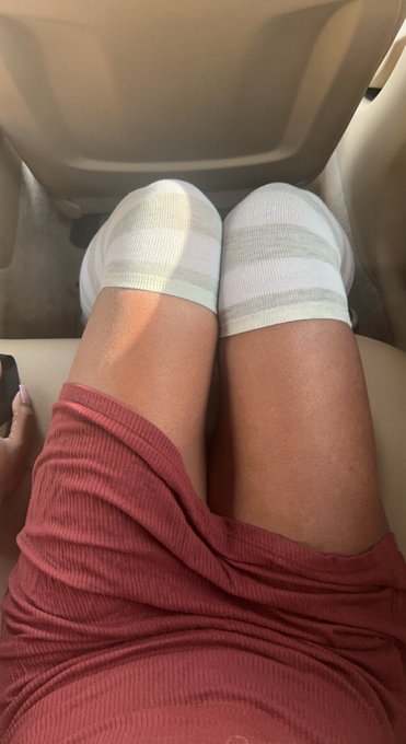 would you get between my thighs https://t.co/teI3hhRm3A