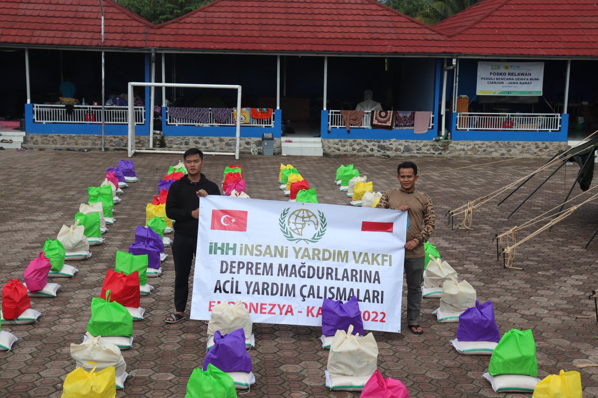 In the West Java region of Indonesia, we delivered food parcels to 175 needy families affected by the earthquake in Chi Angor. 

Goodness Anytime and Anywhere