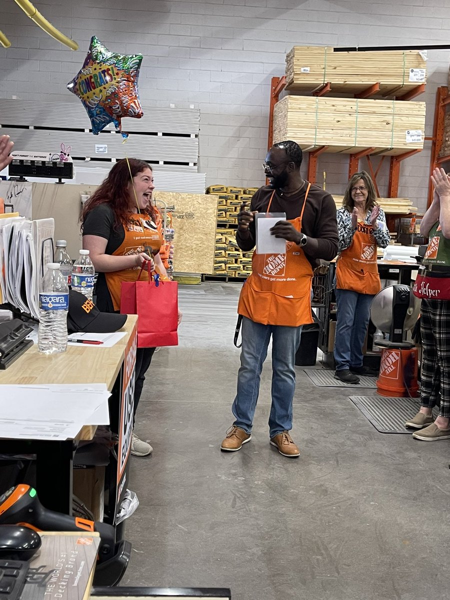KymmKymmm's tweet photo. Shoutout to Neely from the Pro desk for hitting 1MIL in sales &amp; only being in position for 8 months! @FerdiMongo @GAINESVILLEHD. She is going places !!!! https://t.co/HdLthf9VWW