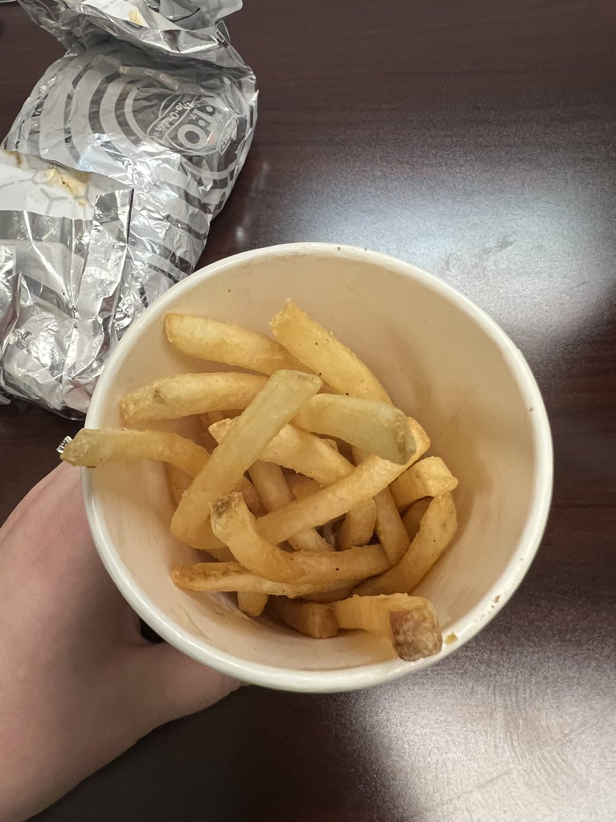 ZoeMellott's tweet photo. @sheetz so we just now considering a bag of fries as a cup and still charging more for the cup?? https://t.co/u0t1uyXH9m