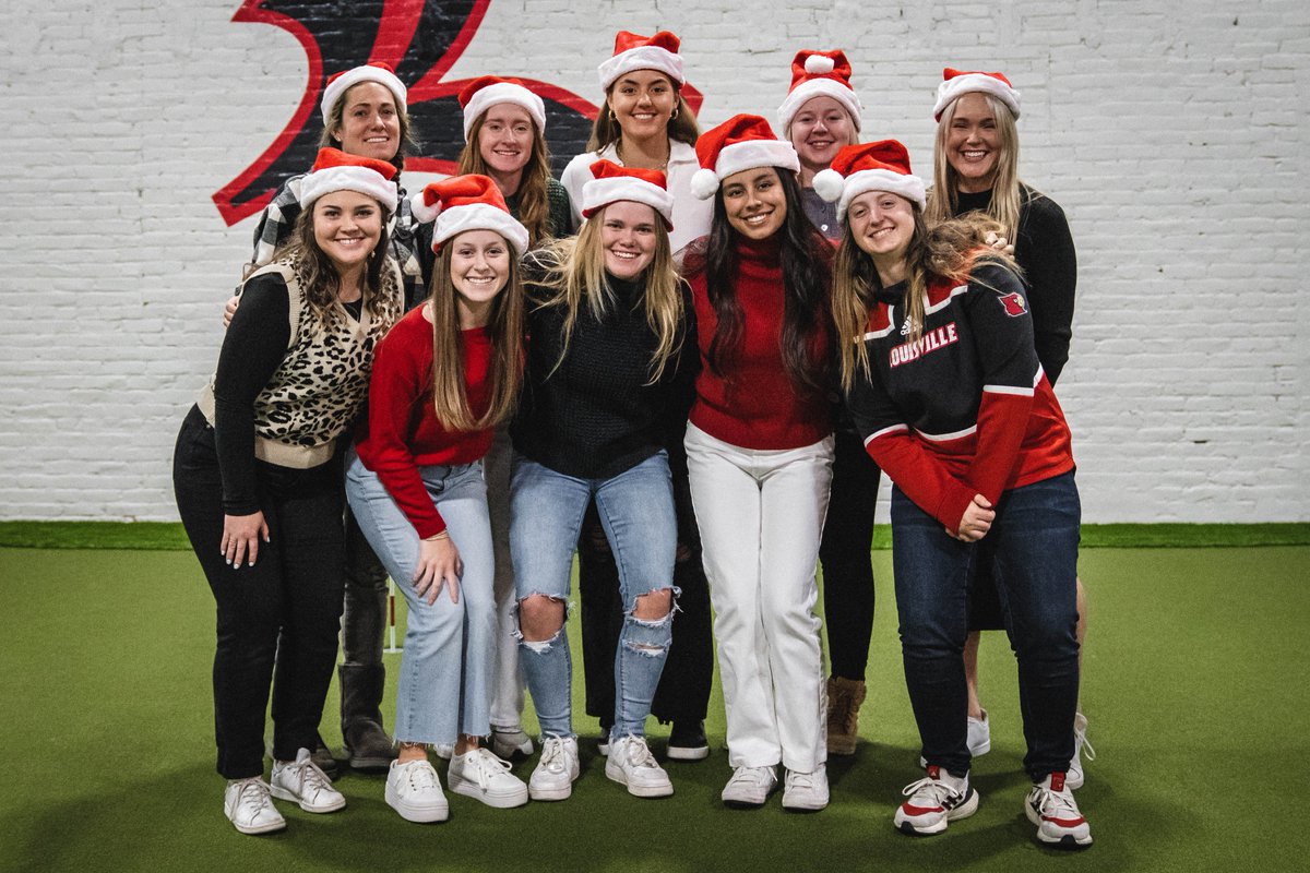 From our family to yours, wishing you joy and peace this season ❤️🎄

#GoCards