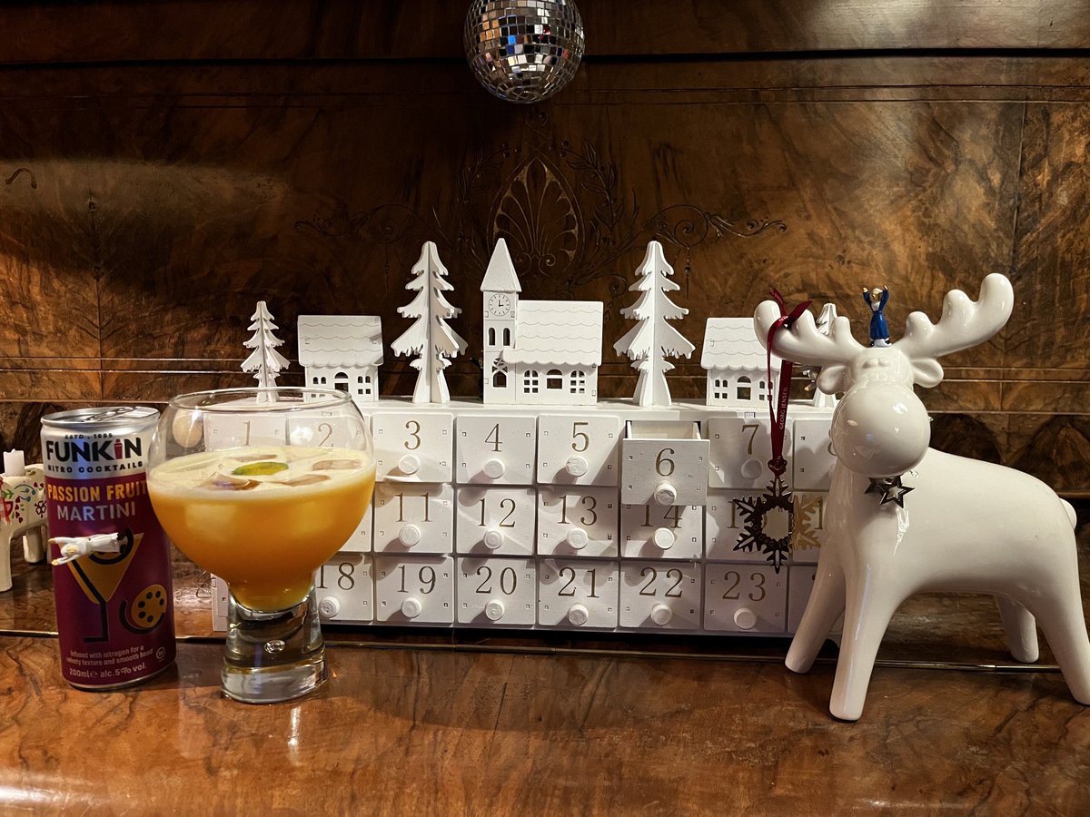 kateawalsh's tweet photo. Here we are friends, the 6th and the #AdventNuns are mixing it up for us! We have four sisters and a #CocktailInATin! It’s a #FunkinNitroCocktail no less, a passion fruitMartini and it’s not bad! Smooth and fruity. https://t.co/OgkeLUF9Zg