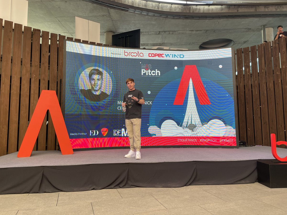 Excelente día en #MASPitch como jurado junto a grandes colegas. Muy buenas Startups compitiendo además de presentaciones de alto nivel de Startups exitosas. ¡Que bien hacen estas reuniones al ecosistema!