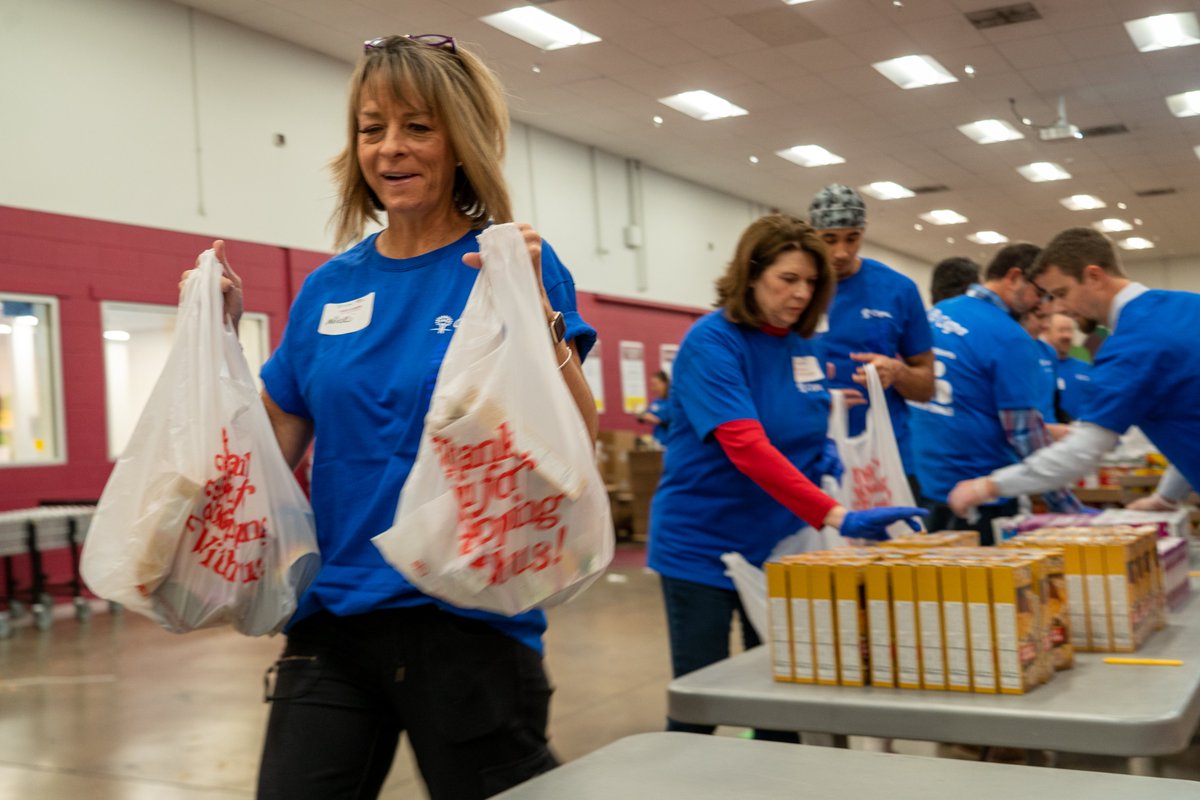 Huge thanks to @Cigna & the @Broncos for volunteering & preparing 4,000 #TotesOfHope to help children make it through the weekend when they may have less access to food. In addition, we are so grateful for #CignaMountainStates’ $10,000 matching gift in honor of #COGivesDay.