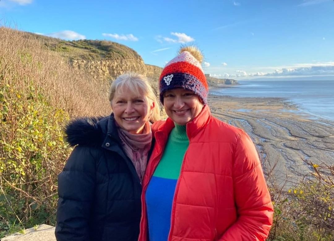 CTywydd's tweet photo. Had the pleasure of guiding 2 lovely ladies around Ogmore by sea and Southerndown today. We were so lucky with the weather and we certainly saw the Vale at it's best! Great pub lunch too @ThreeGoldenCups @visitthevale #heritagecoast #valewalks #walkwiththewelshweatherman https://t.co/vsxqD5HmFb