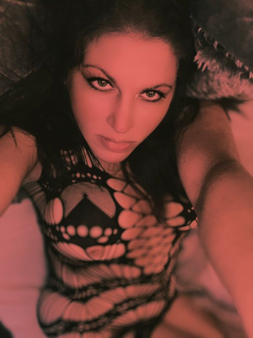 You didn&rsquo;t make the naughty list? There&rsquo;s still time.  #LinkInBio   #TrendyTuesday #onlyfansgirl #sellingcontent<a href="/tag/linkinbio"class="tags"><span>#linkinbio</span></a><a href="/tag/openmind"class="tags"><span>#openmind</span></a><a href="/tag/trendytuesday"class="tags"><span>#trendytuesday</span></a><a href="/tag/onlyfansgirl"class="tags"><span>#onlyfansgirl</span></a>