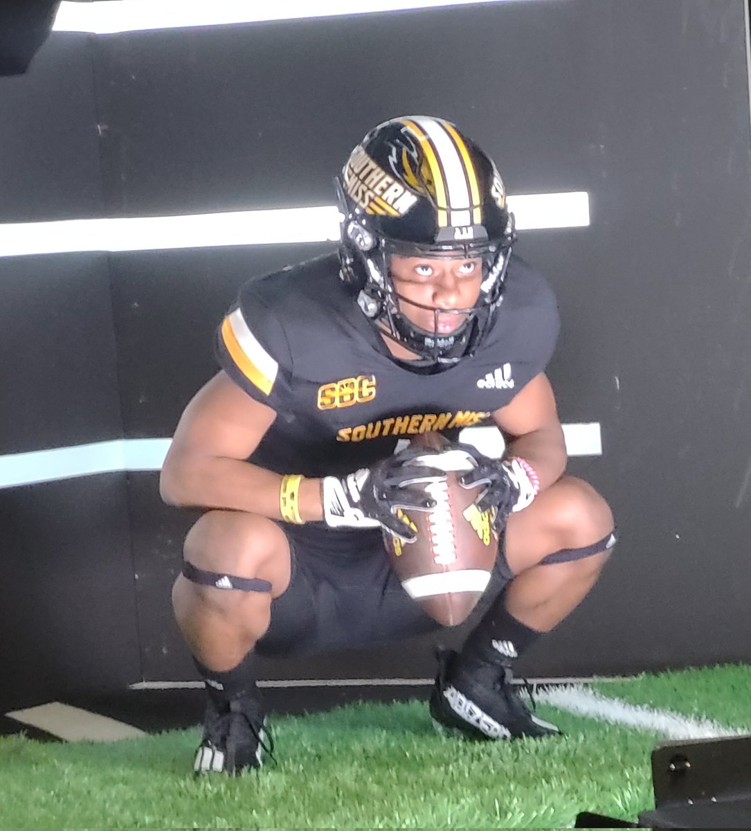 jgray1999's tweet photo. Never pay attention to the critics you wouldn't take advice from....CWH

 #jqgray #SMTTT https://t.co/J1EAvs1TC1