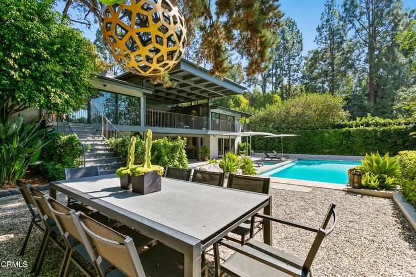 dilbeckre's tweet photo. This home is adjacent to the 18th hole and arare opportunity to acquire a one-of-a kind property that sits on a 24,330 square foot lot
.
🏠 1240 Chateau Road, Pasadena, CA
🛌 4 bedroom
🛁 4 bathroom
Listed at $4,289,000
.
Represented by Henry Suarez - BRE#00991211 https://t.co/gich9cDF4i