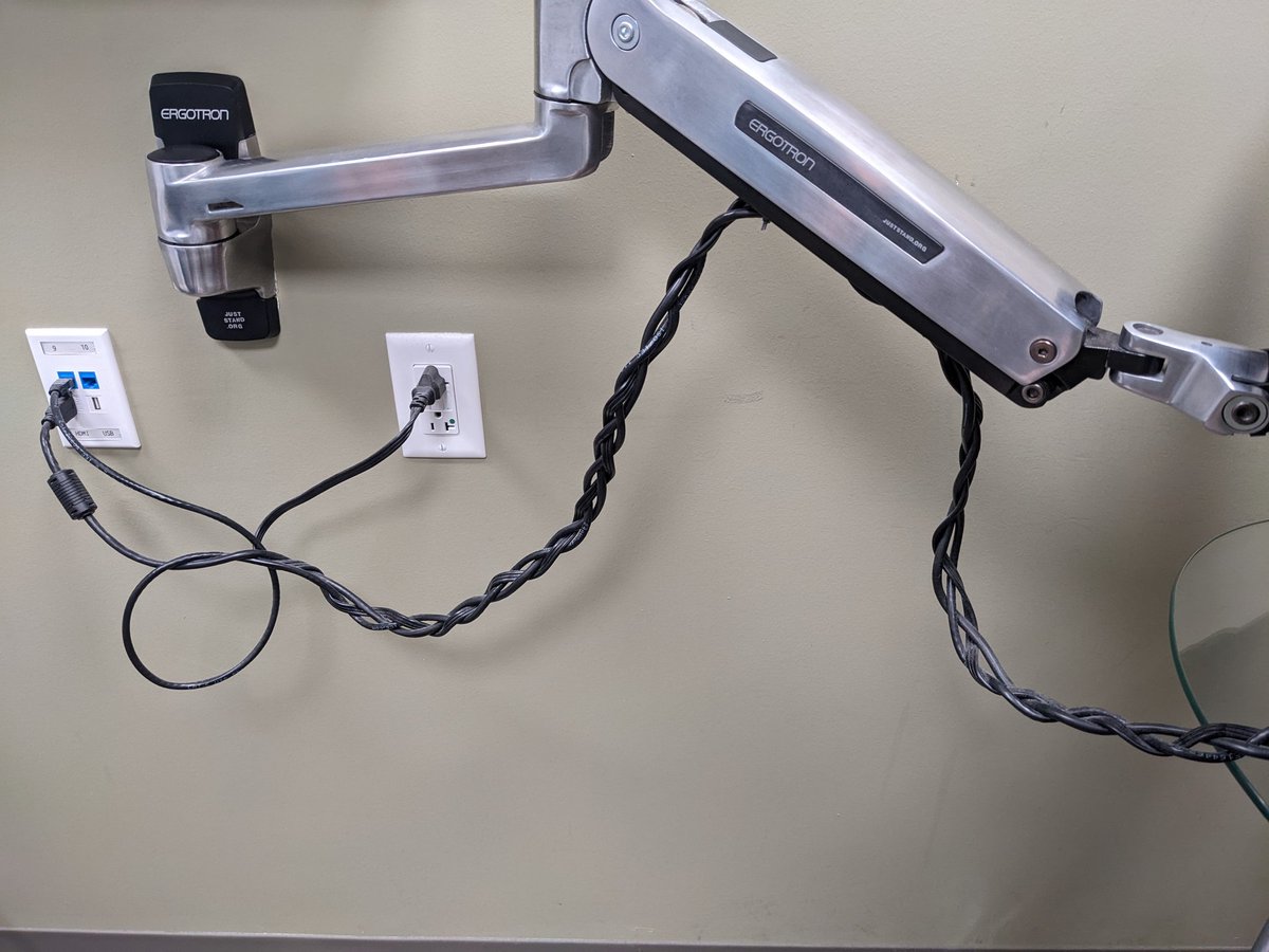 TimDuncan_CTS's tweet photo. New method of cable management - The Braid.
#AVTweeps #AVFail https://t.co/wKrryozuCm