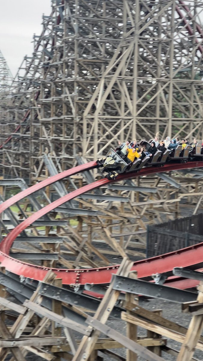 gingernbrown's tweet photo. @RockyMtnConst casually starting “train-in tuesday” on Twitter - I much prefer to train-less so here you go. Have a #trainintuesday 😉🎢 https://t.co/JVBOcxMWL0