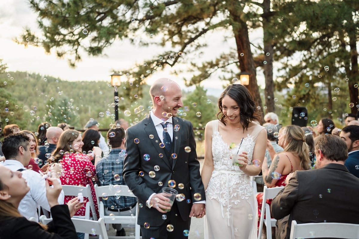 AnneSPhoto's tweet photo. Looking to add a fun, ethereal, and nostalgic touch to your wedding day? Think BUBBLES!!! https://t.co/jEppfiyIGW https://t.co/9EXW0SE5pW