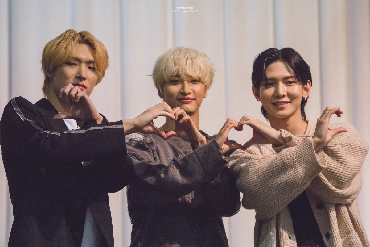 fromthemoon0710's tweet photo. 221129 hello82 뉴욕 팬싸
#민기 #성화 #여상 #윤호 #에이티즈 #MINGI #SEONGHWA #YEOSANG #ATEEZ https://t.co/RZIPEyGqAT