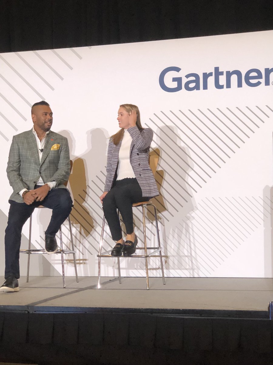 chuck_correll's tweet photo. Equinix’s Kate Murphy and Sanj Srikrishnan’s session at Gartner IOCS. Still time to join. Starts now! #Equinix #GartnerIO https://t.co/T8TSWRZgeo