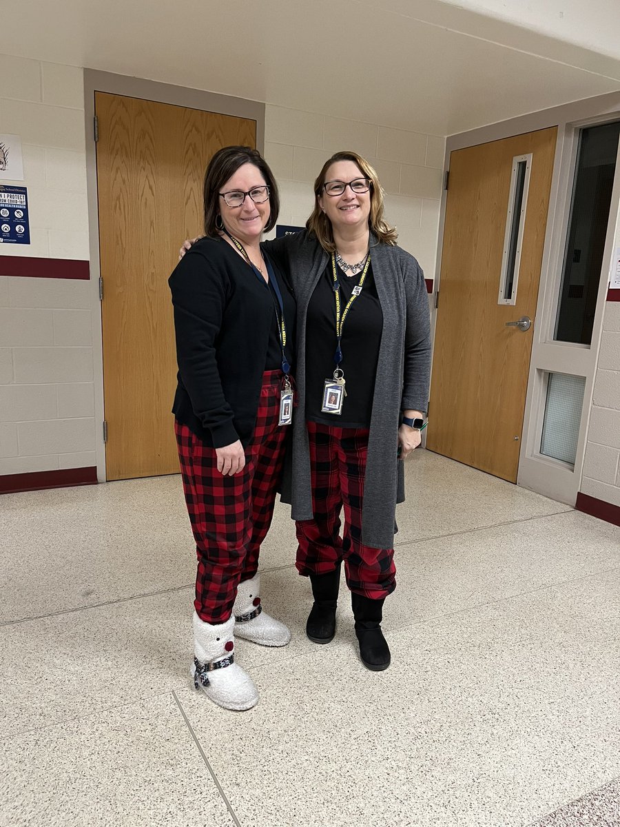 Unexpected twinning on Googlemeet Spirit Day! #eyms #eyedge