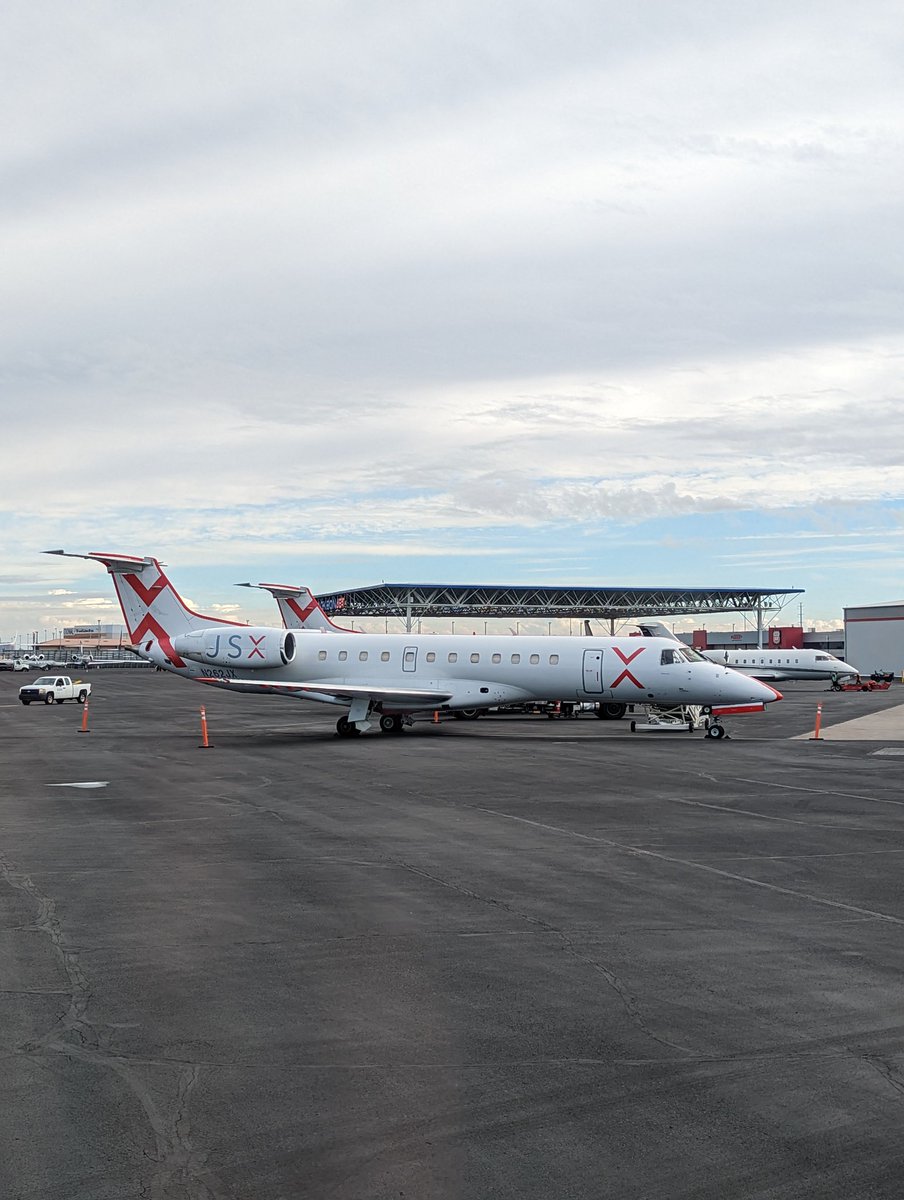 GoGetGeek's tweet photo. On my way to #QBConnect, just a short hop to Las Vegas on comfy #flyjsx @flyjsx https://t.co/cGKAgFot8i