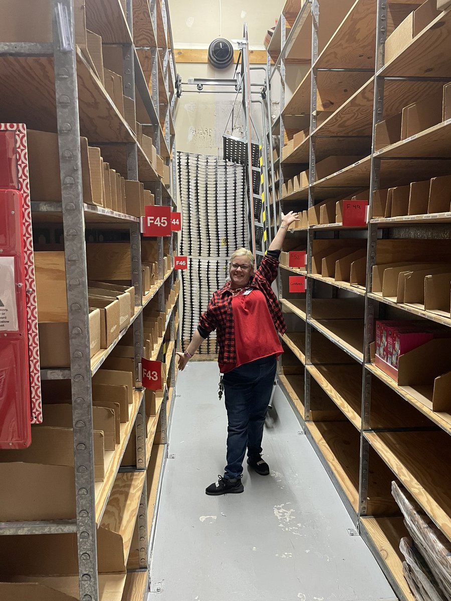 shortney126's tweet photo. T-672 is all ready for Christmas with NOTHING in the back!! @jennifernbest @mguraya9 @Alyssa08899385 @LMSheridan3 @NagyNcnagy https://t.co/KAfKZazrcR
