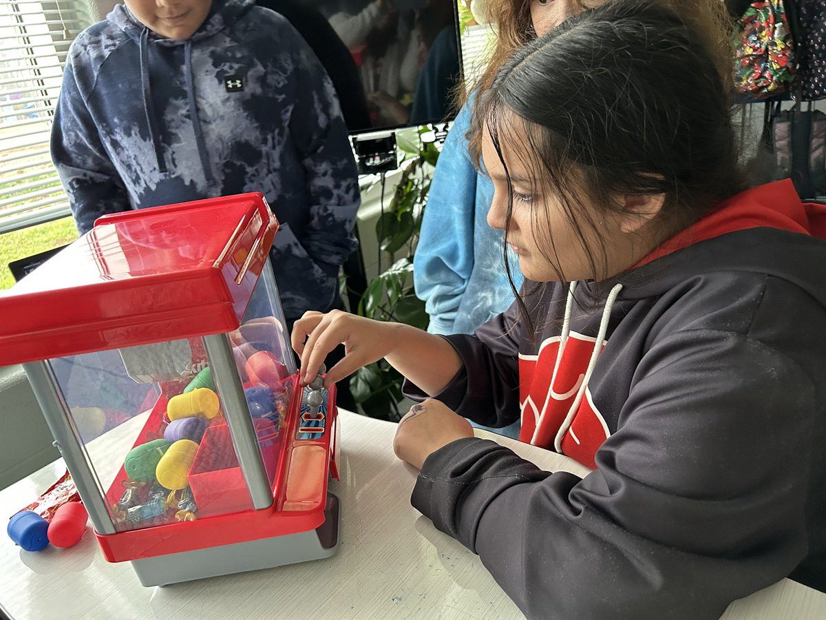 Charlie Eller tweet media