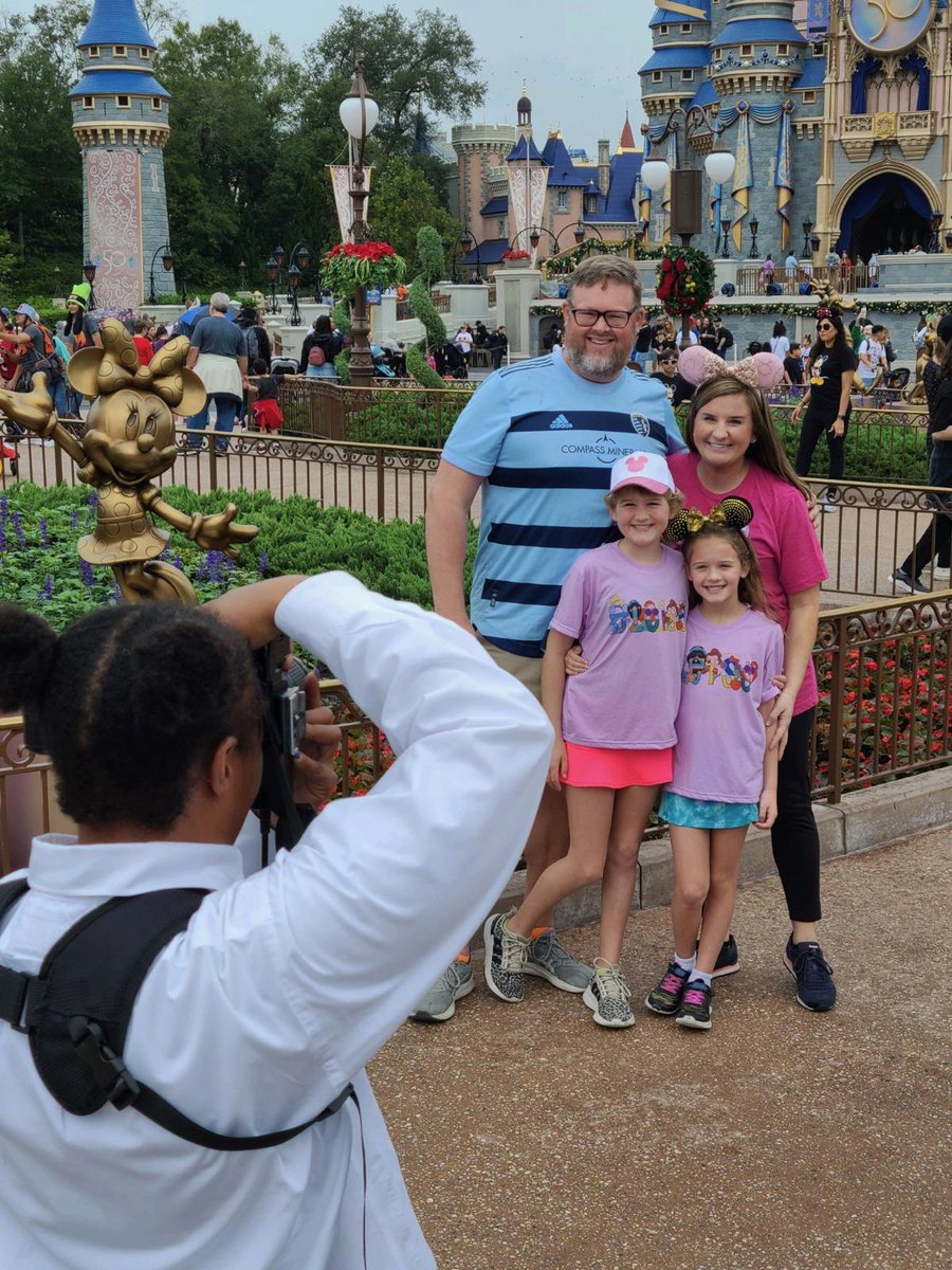 DreamFactoryKC's tweet photo. We hope Eloise and her family had a great Dream Trip to Disney! #DreamTeam #DFKC https://t.co/FeHLSmizjX