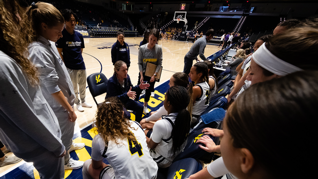 Finish out 2022 strong with your TRITONS‼️

🏀Men's Basketball, Dec. 17 @ 2pm
🏀Women's Basketball, Dec. 21 @ 12pm - Community Day - Claim your free ticket
🏀Women's Basketball, Dec. 29 @ 7pm
🏀Women's Basketball, Dec. 31 @ 2pm