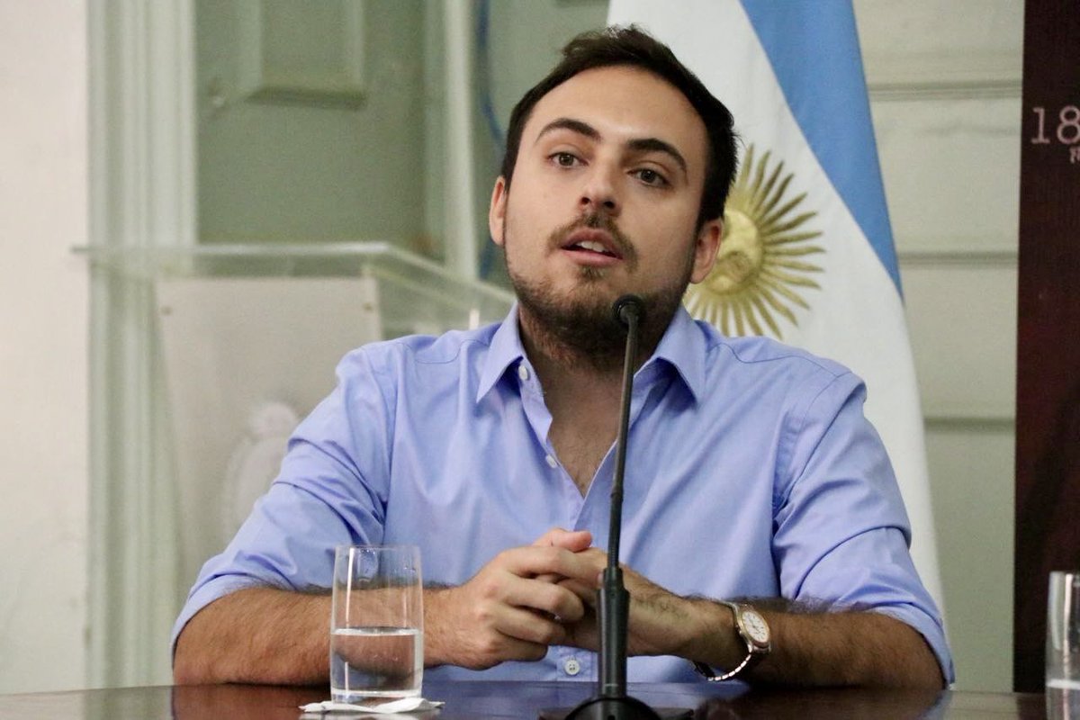 CorrientesGob's tweet photo. Acompañamos el lanzamiento de la serie documental “Chamamecero, nuestra manera de ser” como parte de las actividades celebratorias en conmemoración al 2° Aniversario de la Declaración del Chamamé como Patrimonio Cumtural Inmaterial de la Humanidad por parte de la @UNESCO_es. 🪗 https://t.co/dEhWcc7EDr