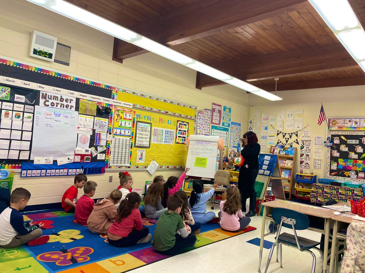 Our school social worker running SEL lessons in first grade classrooms!
Kiddos are happy relaxed and engaged! <a href="/mmsorce/">mary sorce</a> <a href="/FTS_Curriculum/">Rebecca Montgomery</a> <a href="/Layna_Winter/">Layna Winter</a> <a href="/SEL4NJ/">SEL4NJ</a> 
#LittleSpot #SEL