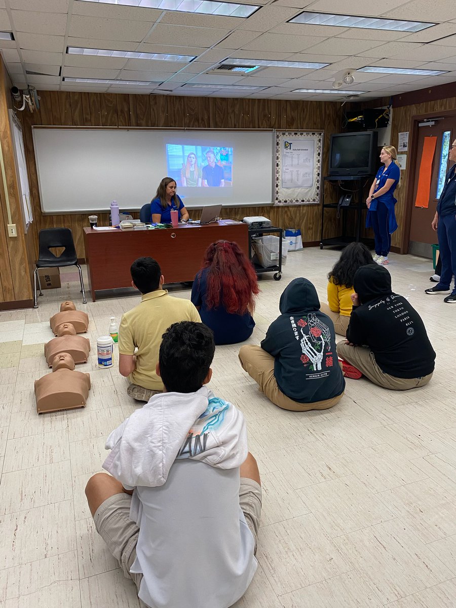 DThomas School tweet media