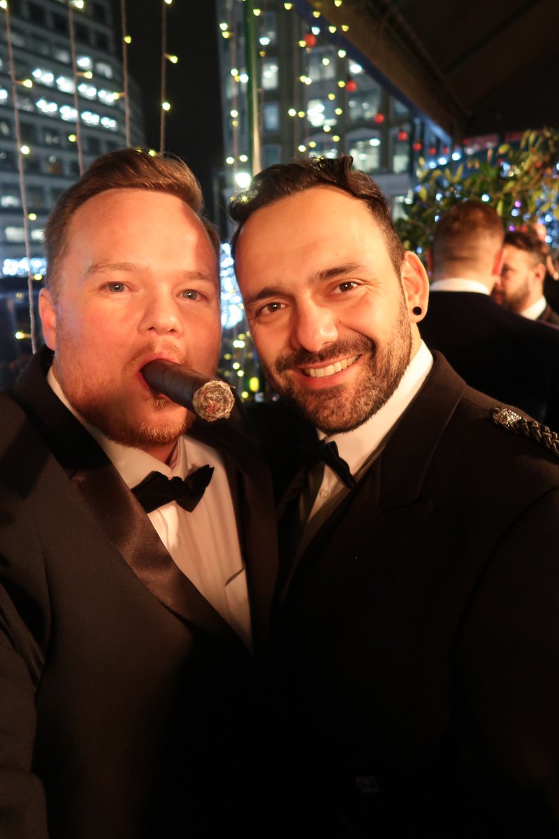 London Cigar Smoker tweet media