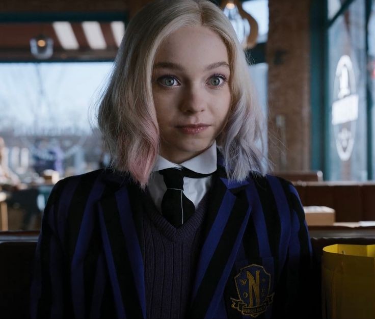 Búsqueda 
ENID SINCLAIR 
Para trama como la serie 
Como se conocen 

Rt para difundir 
🖤 interesados