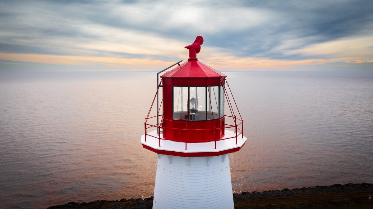 CBCshaner's tweet photo. Point Prim Lighthouse today. The angle of the Sun during this time of year is so low its like Sunset during the later morning time. https://t.co/VoAjEC2ffg
