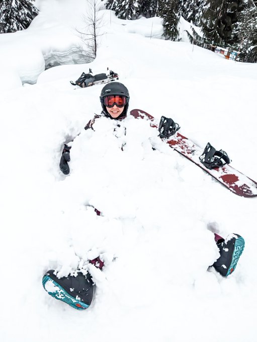 THE SEASON IS HERE 🏂 https://t.co/g7beO6dpNH<a href="/tag/retweet"class="tags"><span>#retweet</span></a>