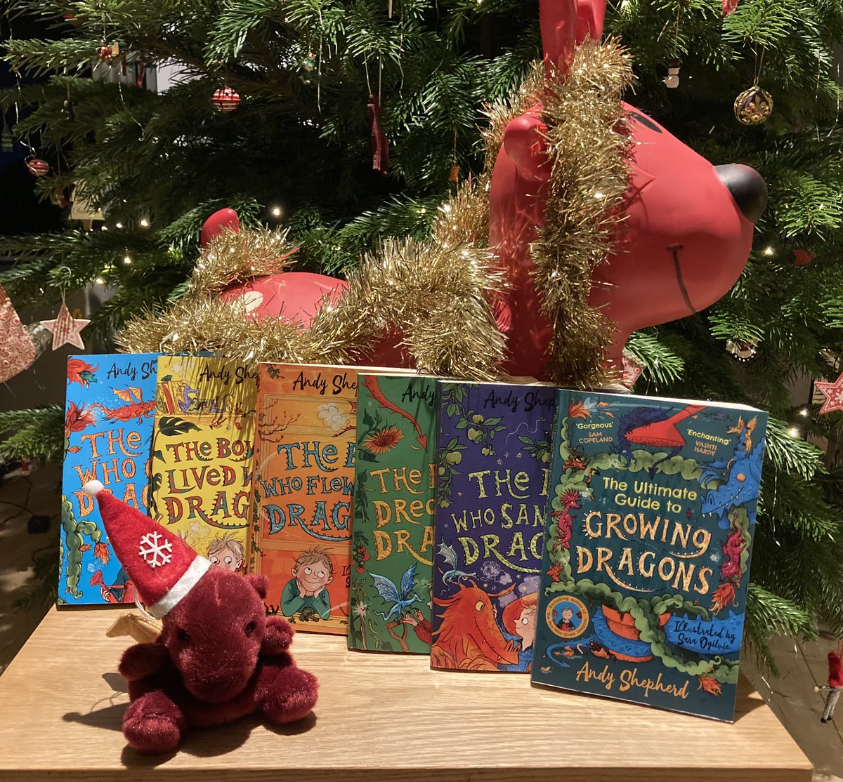 Andy Shepherd (@andyjshepherd) on Twitter photo 🎉 Xmas giveaway! 🎉
The dragons love a bit of festive fun! 🐉🎄
To win a signed copy of all 6 books
PLUS
this cute little cuddly dragon
FOLLOW & RETWEET
Ends 15/12
UK & Ireland only @PiccadillyPress <a href="/bonnierbooks_uk/">Bonnier Books UK</a> 🎉 Xmas giveaway! 🎉
The dragons love a bit of festive fun! 🐉🎄
To win a signed copy of all 6 books
PLUS
this cute little cuddly dragon
FOLLOW & RETWEET
Ends 15/12
UK & Ireland only @PiccadillyPress <a href="/bonnierbooks_uk/">Bonnier Books UK</a>
