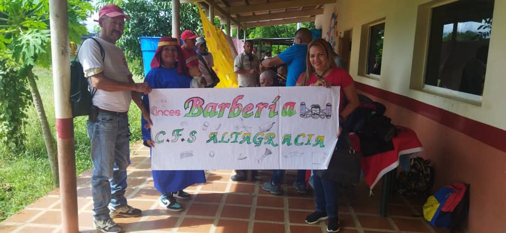 guarico_inces's tweet photo. #6Dic| Nuestro CFS Altagracia de Orituco llevó alegría a los abuelos y abuelas que hacen vida en el Geriátrico Madre Candelaria, municipio Monagas, con la obra de teatro Reflexiva "La Sabiduría del Rey Salomón". ✨💖

#FórmateEnElInces
#NavidadÉpocaDeReencuetro https://t.co/1DQr3jcoYz